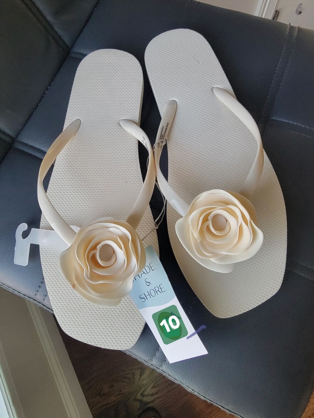 Women' 10 Size  Clara Toe Ring Sandals. Universal Thread w/Memory Foam White Off